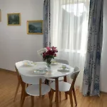 Easy Living - Old Town