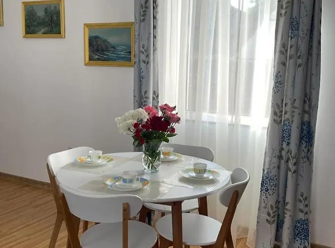 Easy Living - Old Town