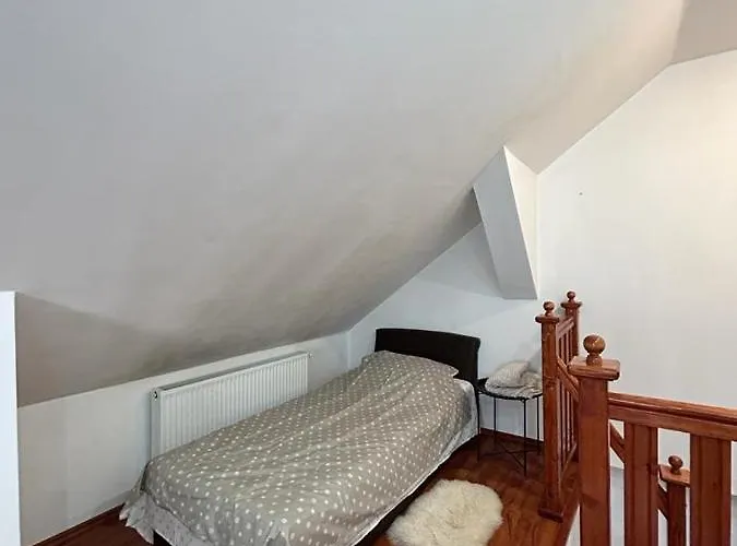 Easy Living - Old Town Apartment