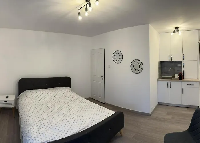 Easy Living - Old Town *